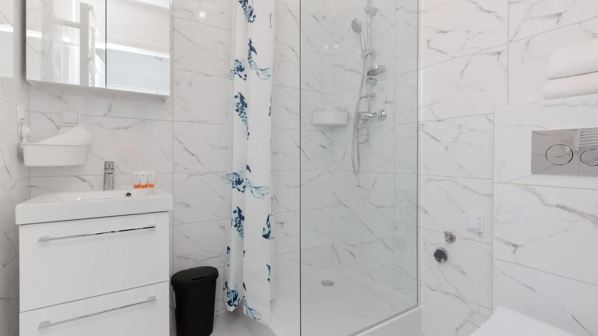 Pet-Friendly Studio Apartments Batorego Warsaw By Noclegi Renters 0*,  ポーランド